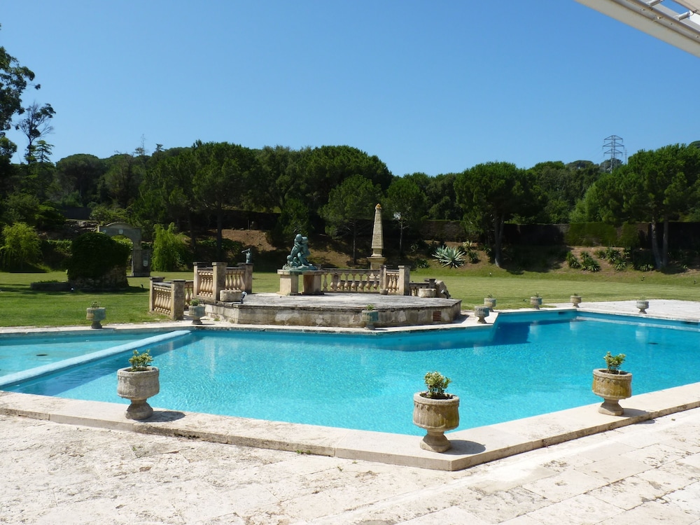 Casa Mas Cruanyes — 4-Star Luxury Hotel in Castell-Platja D'aro, Spain
