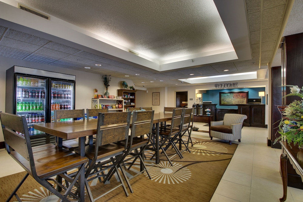 Wingfield Inn & Suites - photo 4