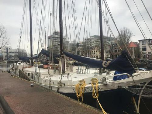 Uniek Verblijf Op Slaapschip Nabij Het Centrum Van Leeuwarden — Leeuwarden