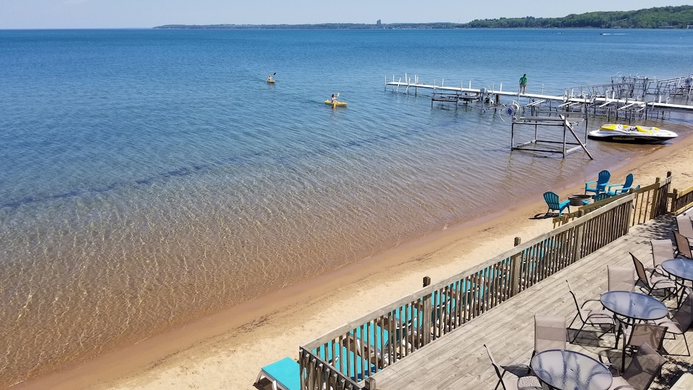 Brio Beach Inn - photo 50