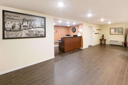 Super 8 by Wyndham Duncan - photo 3