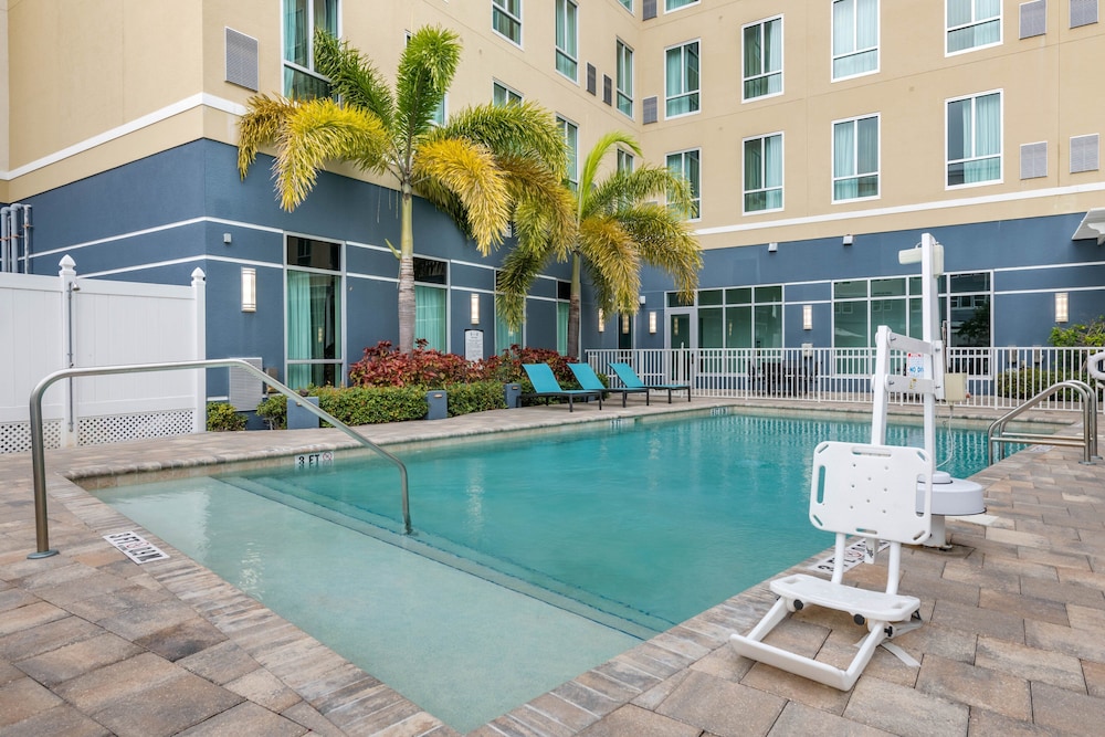 Staybridge Suites St. Petersburg Downtown by IHG - photo 36