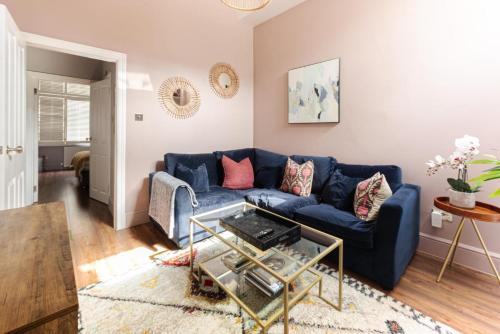 Clapham Calm 2 Bedroom Flat with Garden — 4-Star Luxury Hotel in London, United Kingdom