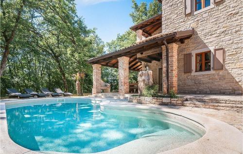 Villa Anneliese — 4-Star Luxury Hotel in Tinjan, Croatia