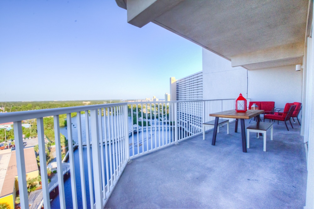 Laketown Wharf Resort by Aneliya's Rentals - photo 700