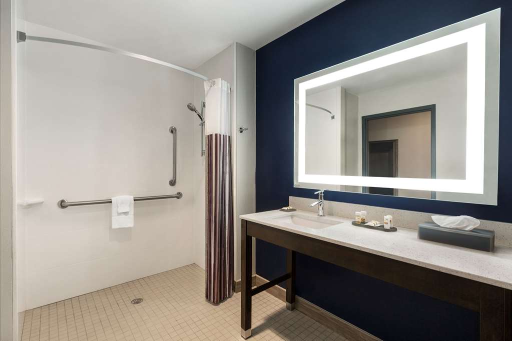 La Quinta Inn & Suites by Wyndham Rock Hill - photo 31