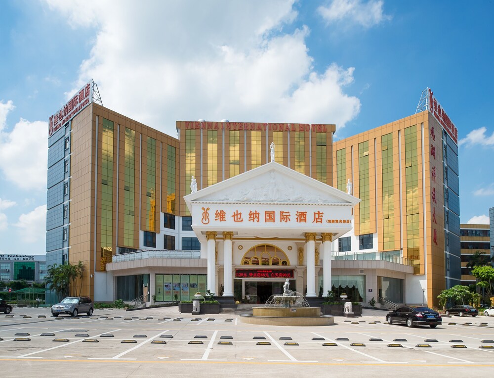 E'meishan Caogen Renjia Inn — hotel in Longhua