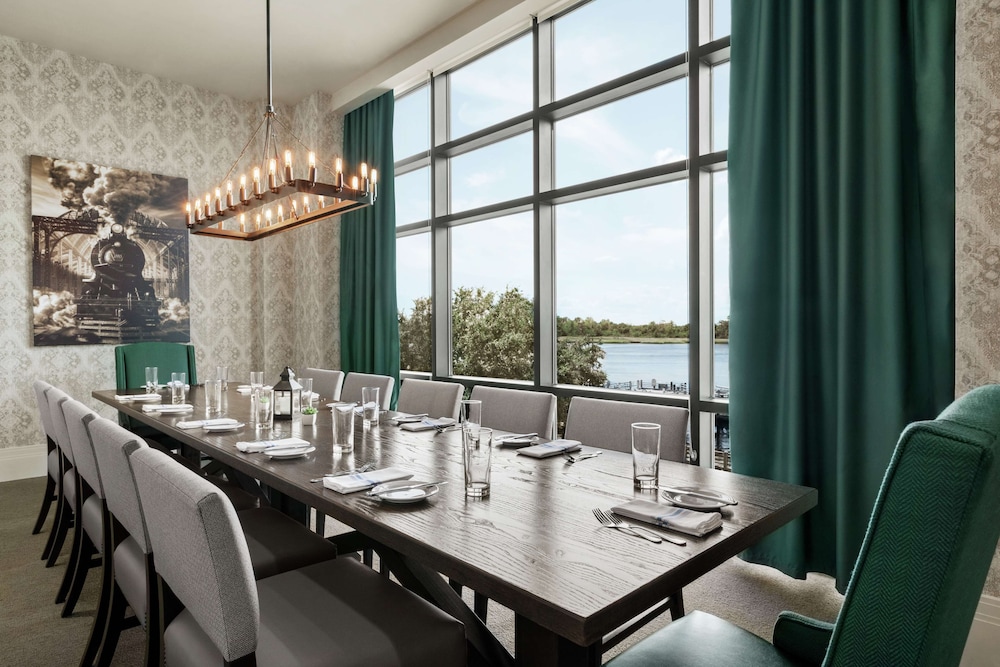 Embassy Suites by Hilton Wilmington Riverfront - photo 41
