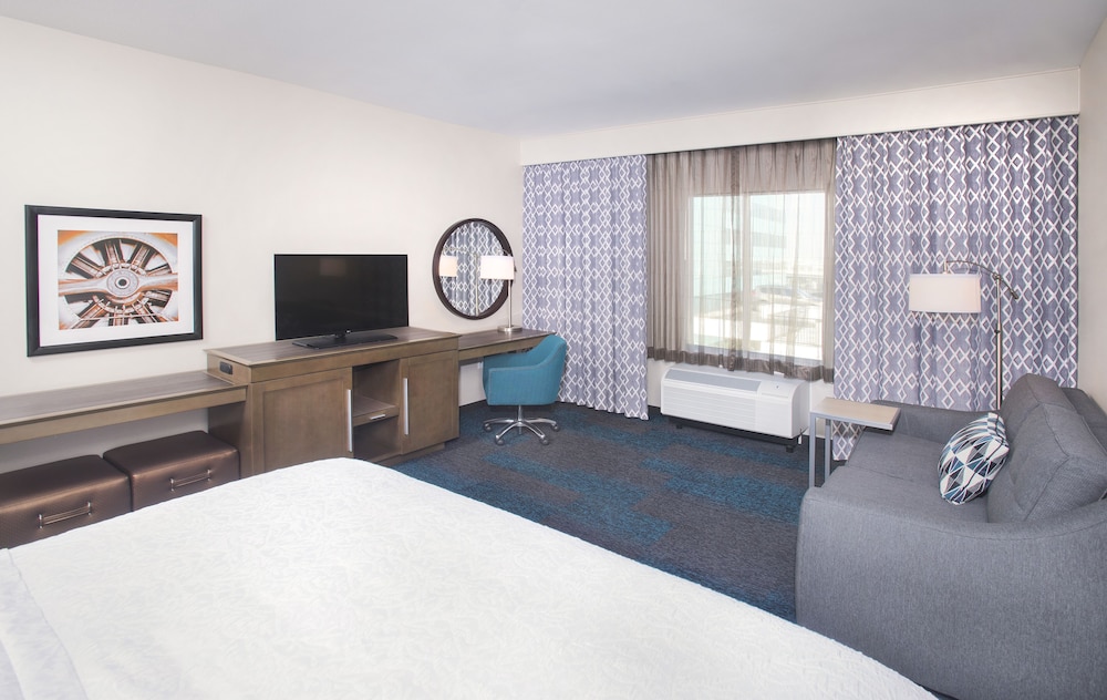 Hampton Inn & Suites LAX El Segundo - photo 17