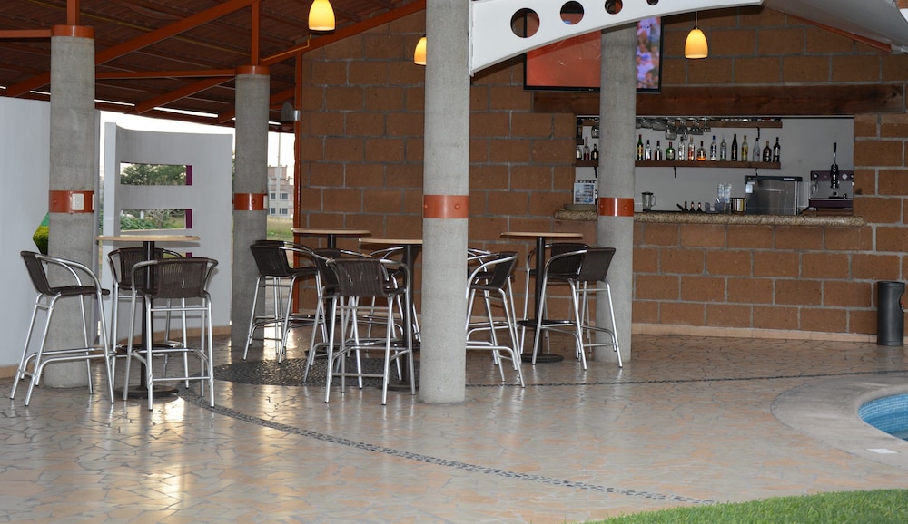 Poolside bar