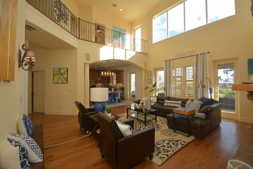 Ocean View Paradise Steps away from the Beach Will Accommodate Up To 10 People including 1 3 Fa - photo 14