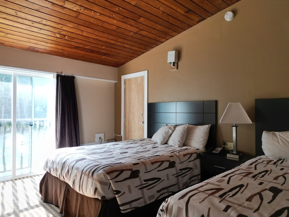 The Putney Inn - photo 10