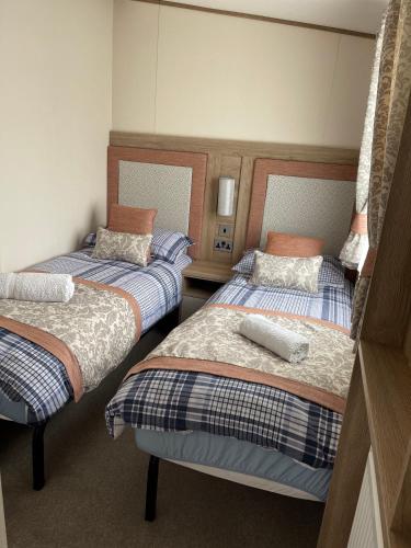 2 6 guests Holiday Home in Durdle Door — 4-Star Luxury Hotel in Wareham, United Kingdom