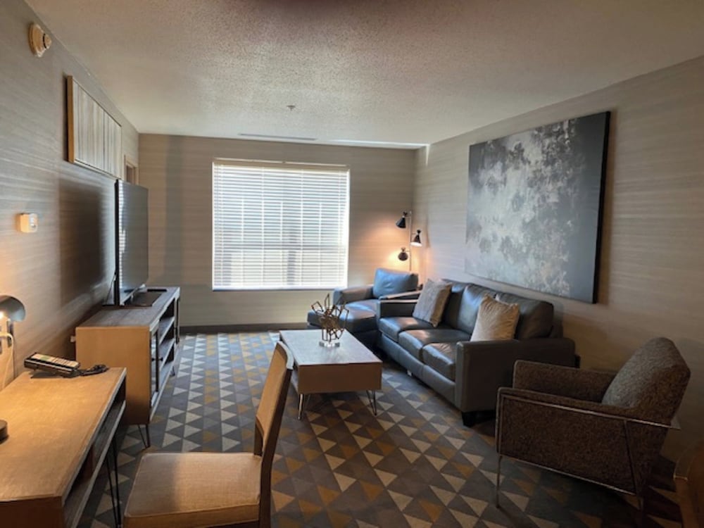 Holiday Inn Purdue Fort Wayne by IHG - photo 13
