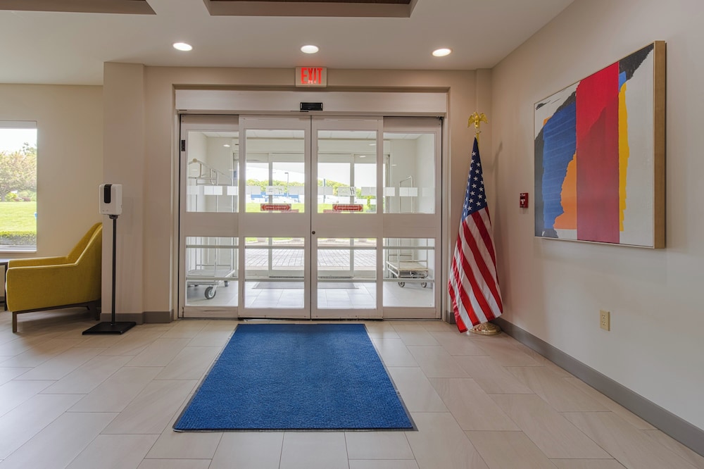 Holiday Inn Express Hartford Newington by IHG - photo 71