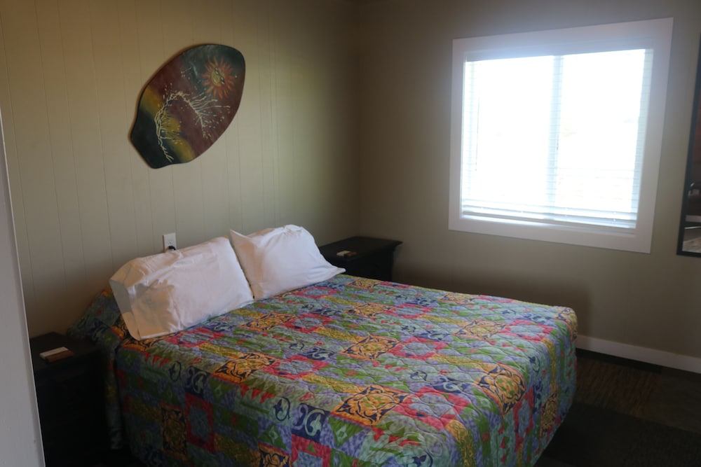 The Lowtide Motel - photo 24