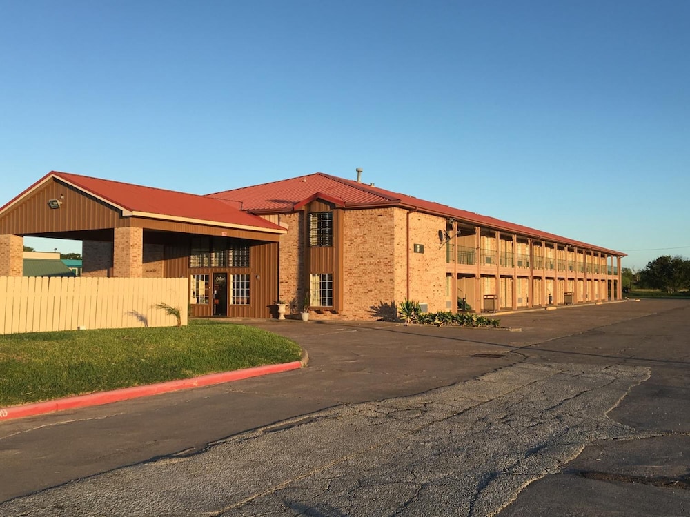 Chaparral Motel - photo 40
