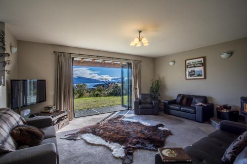 Loch Vista Bed & Breakfast — 4-Star Luxury Hotel in Te Anau, New Zealand