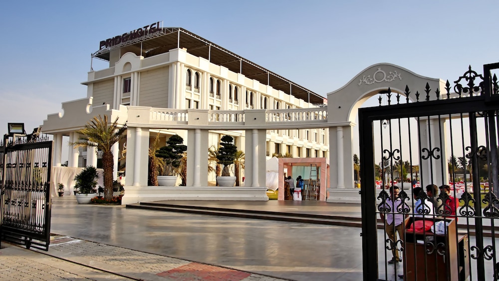 Pride Hotel & Convention Centre Indore in Indore, India