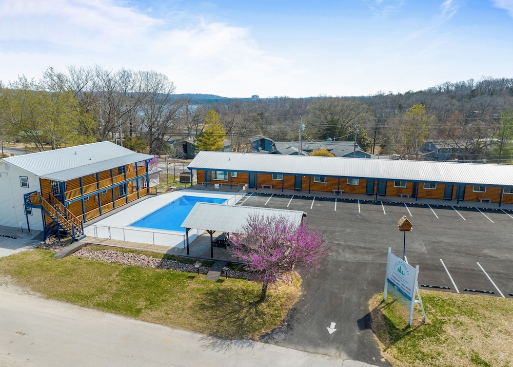 Silver Cove Resort on Table Rock Unit 10 - photo 24