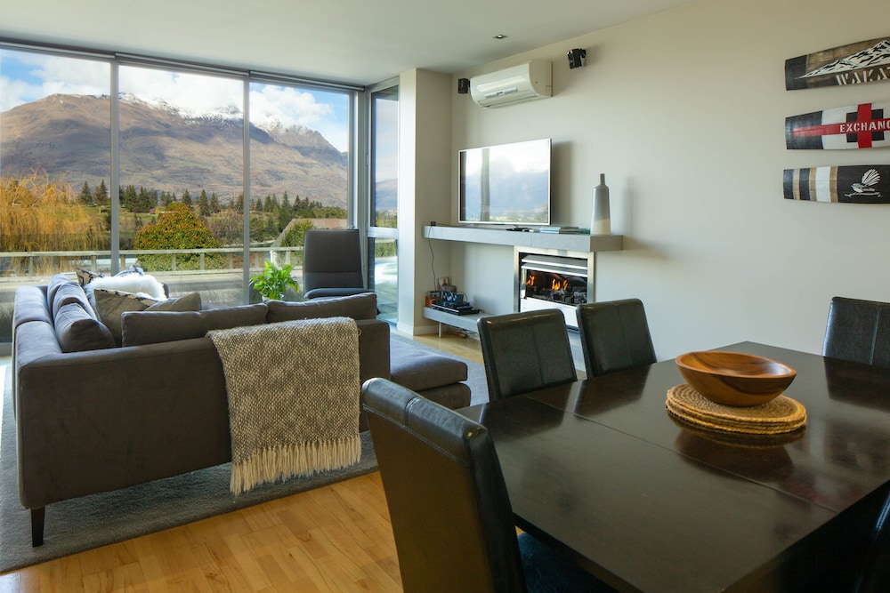 Qs Jade — 4-Star Luxury Hotel in Queenstown, New Zealand