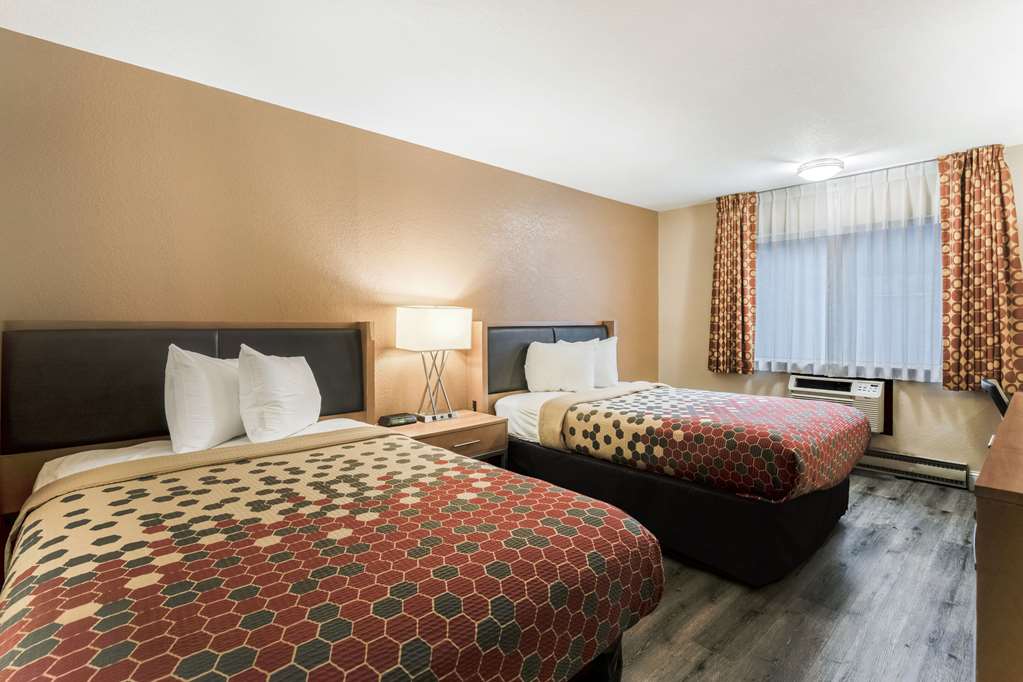 Econo Lodge Madison East - photo 10