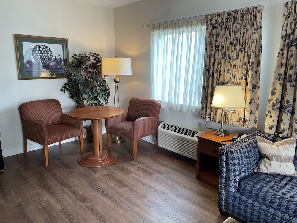 Fidalgo Country Inn - photo 16