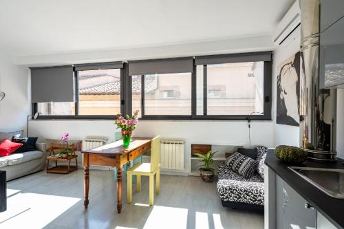 Banchi Nove penthouse full of light and silence — 4-Star Luxury Hotel in Rome, Italy