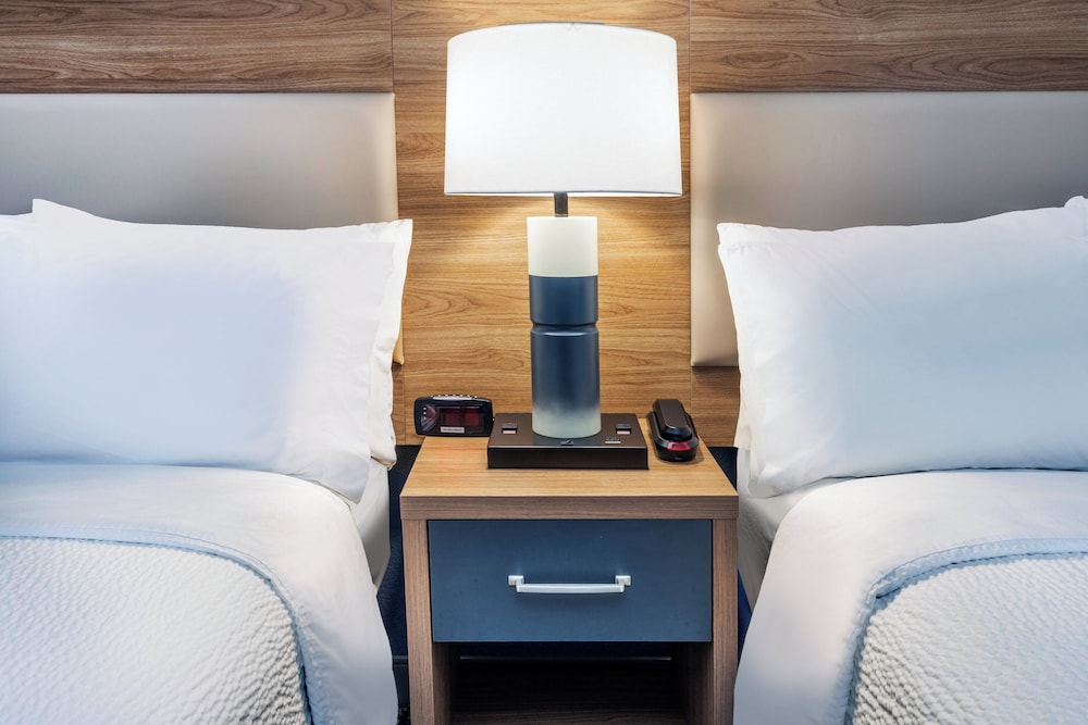 Candlewood Suites Fayetteville University of Arkansas by IHG - photo 16