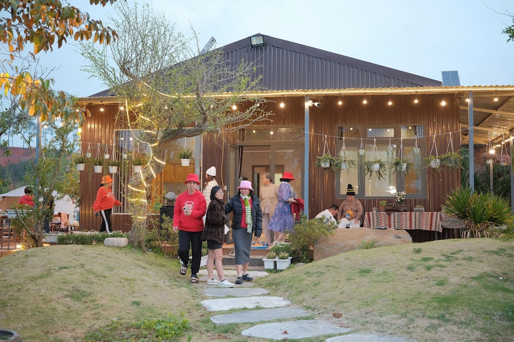 Mountain Nest Villa Dalat BBQ Camping — 5-Star Luxury Hotel in Lac Duong, Vietnam