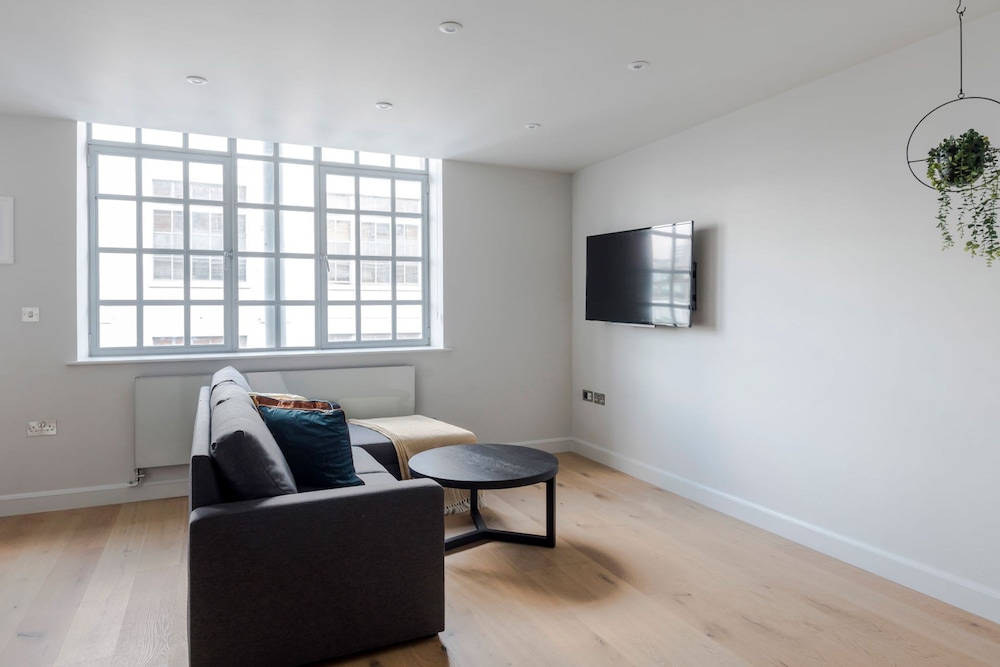 The Eyre Suite Three Farringdon by Frankie — 4-Star Luxury Hotel in London, United Kingdom
