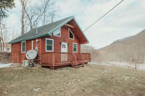 Mountainscape: Peaceful & Skiing in Roxbury, United States