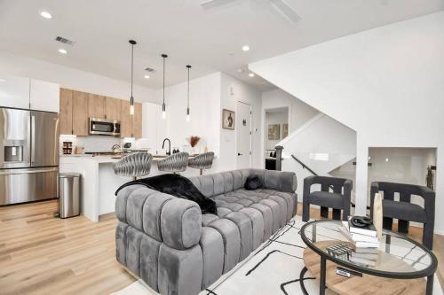 Chateau de Amour Exquisite Townhouse Medical Center Downtown HTX — 4-Star Luxury Hotel in Houston, United States