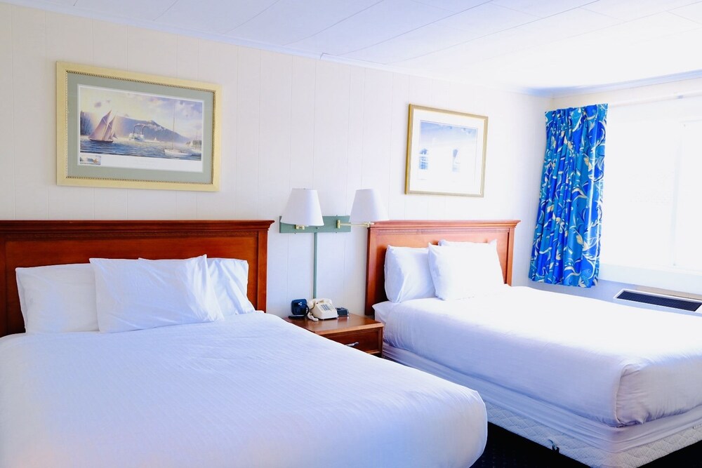Fishermans Wharf Inn - photo 9