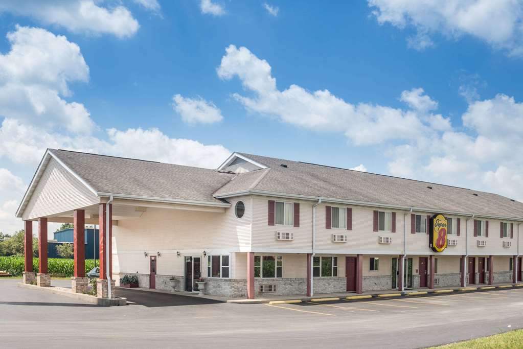 Super 8 by Wyndham Wapakoneta — hotel in Sherman