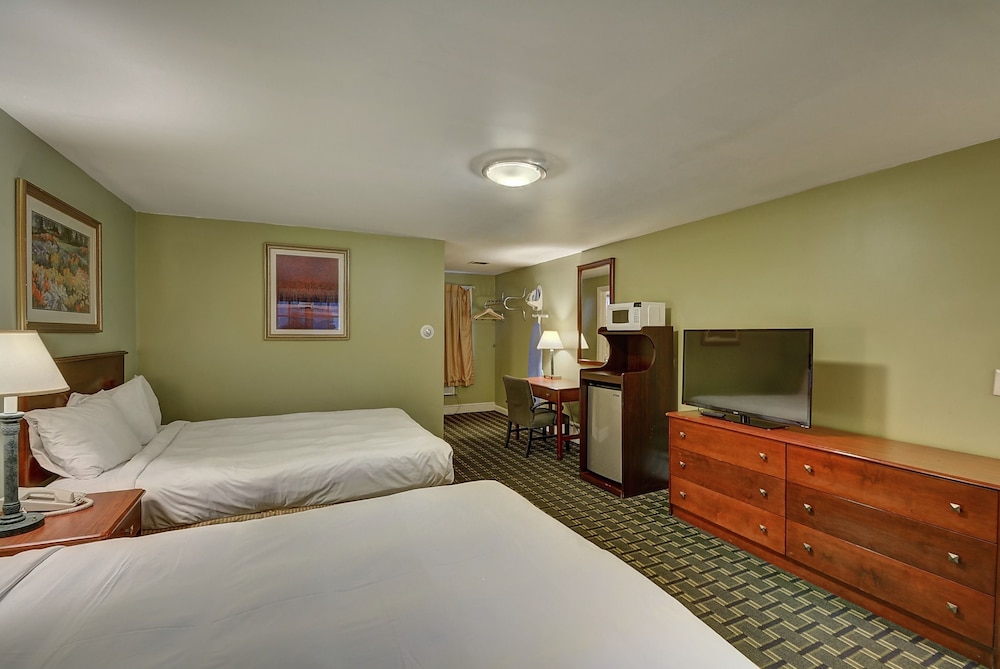 Colonial Motel And Spa - photo 13