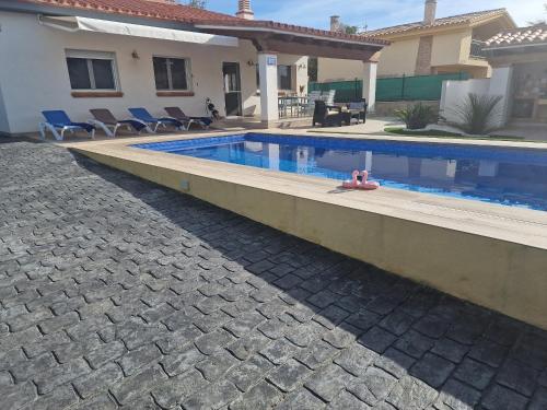 Riumar Lorenzo 400m to beach private pool On Site Service dog beach in Deltebre, Spain