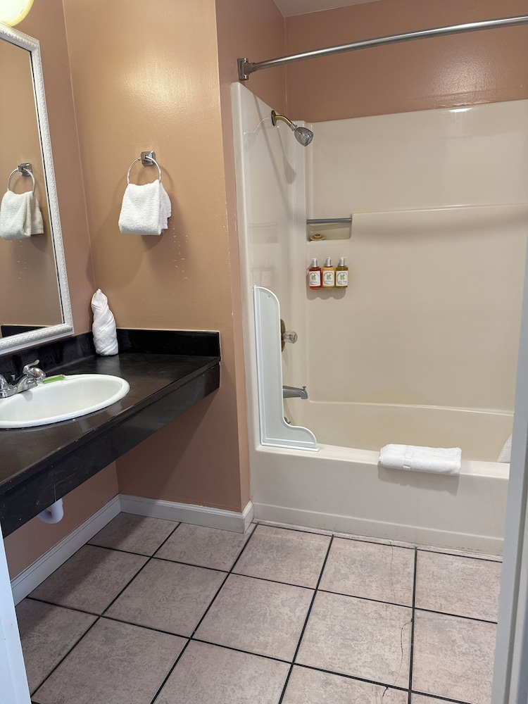 Carmel Resort Inn - photo 86