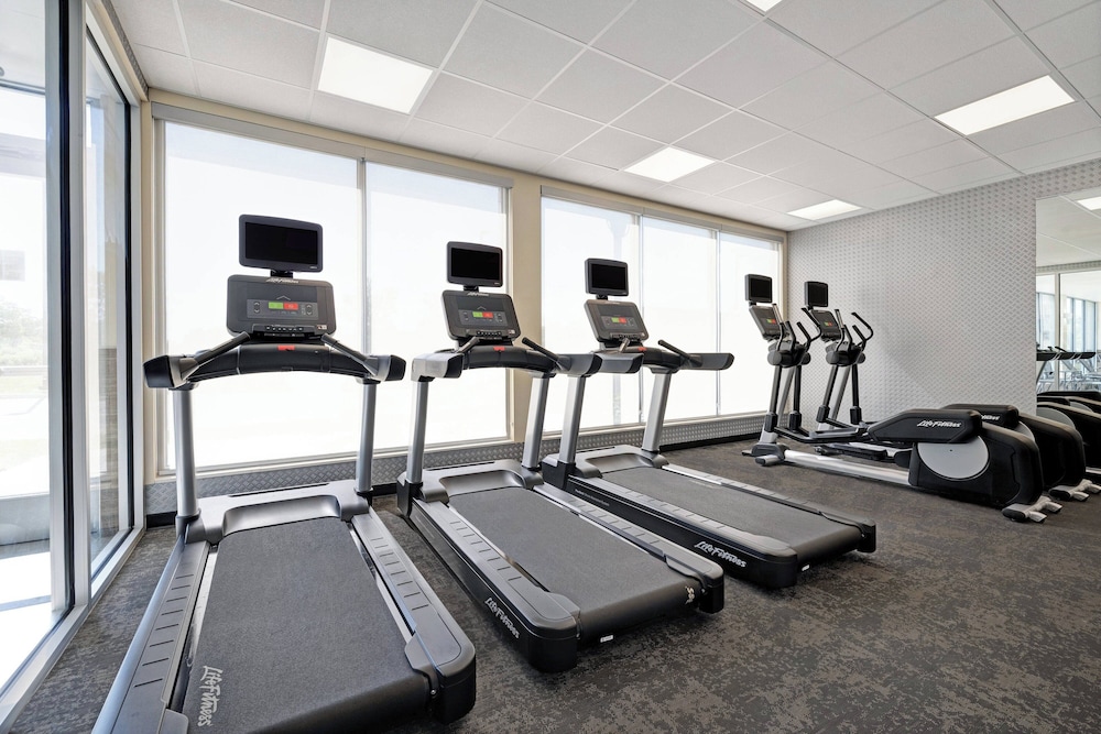 Fairfield Inn & Suites by Marriott Milwaukee Brookfield - photo 38