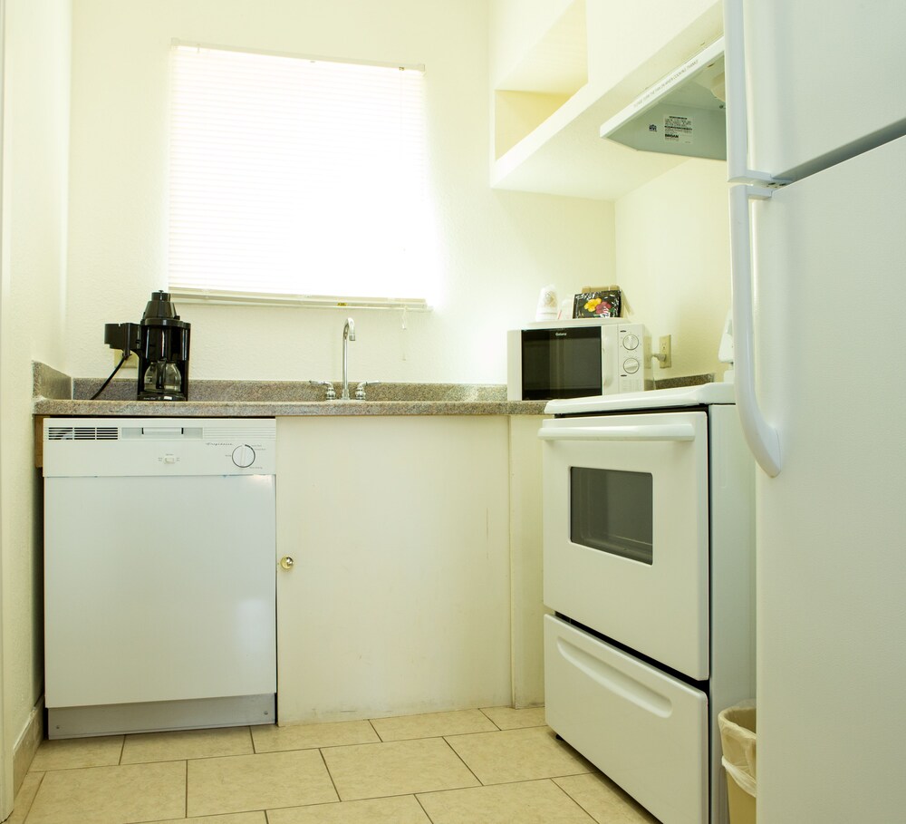 Sands Inn and Kitchen Suites - photo 19