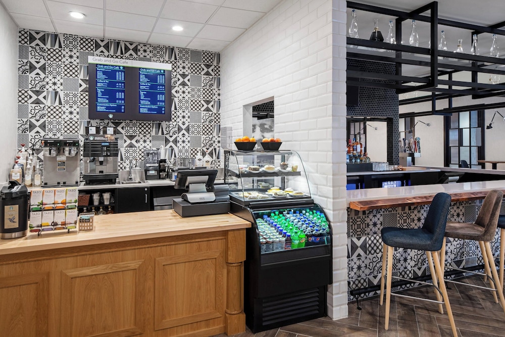 Delta Hotels by Marriott Green Bay - photo 34