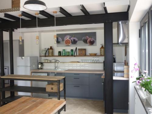 Workshop N 2 for 6 People with Shared Pool - last minute hotel in Unknown City