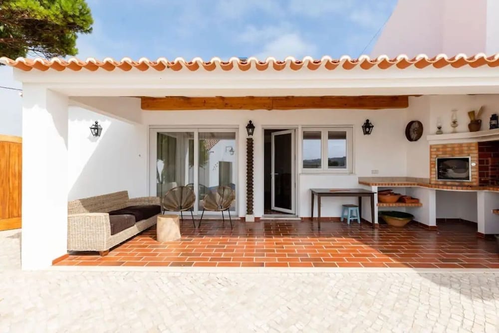 Countryside Charm Near Wedding Venue W Bbq Patio — hotel in Torres Vedras