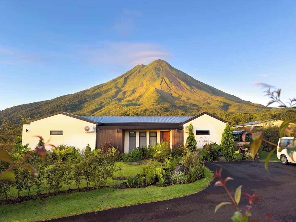 Villas Jawara — 4-Star Luxury Hotel in La Fortuna, Costa Rica