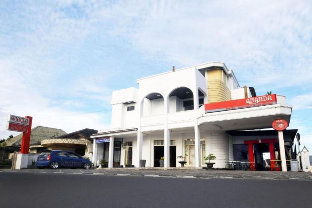 Hotel Ananda by Reddoors in Bukittinggi, Indonesia