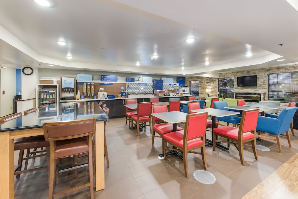 Holiday Inn Express London by IHG - photo 57