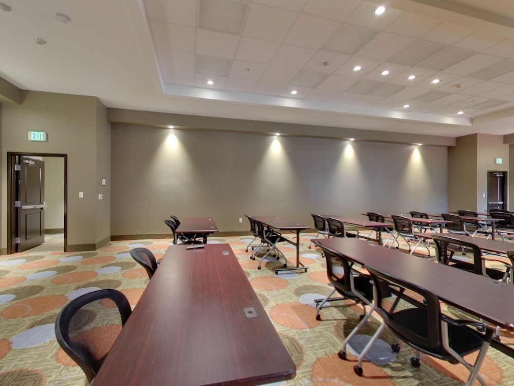 Staybridge Suites Madison Fitchburg - photo 98