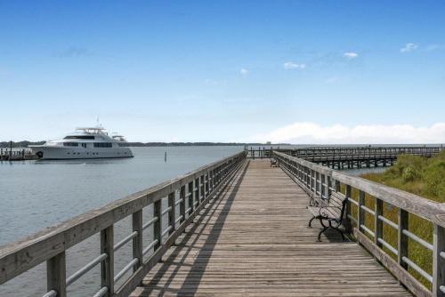 Lasata 3401 3403 Lockout - last minute hotel in Destin