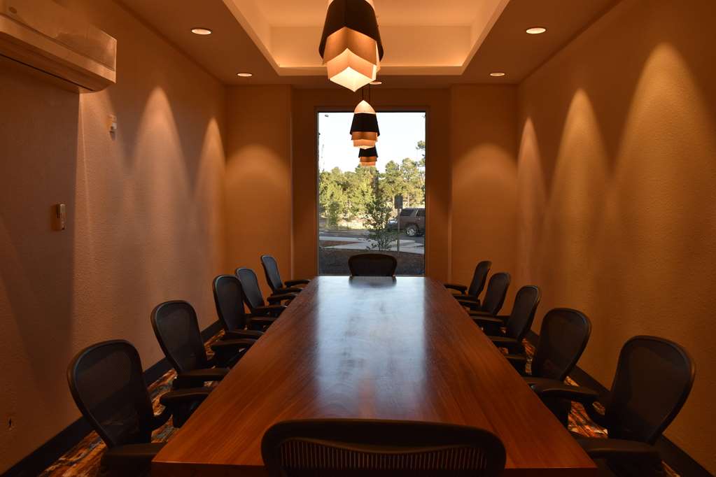 La Quinta Inn & Suites by Wyndham Flagstaff East I - photo 26