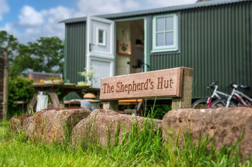 Romantic Shepherds Hut Kenilworth in Kenilworth, United Kingdom